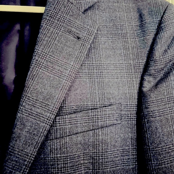 Jos A Bank Wool plaid suit jacket. Sz 40 regular. Blue/Grey. - Picture 3 of 11